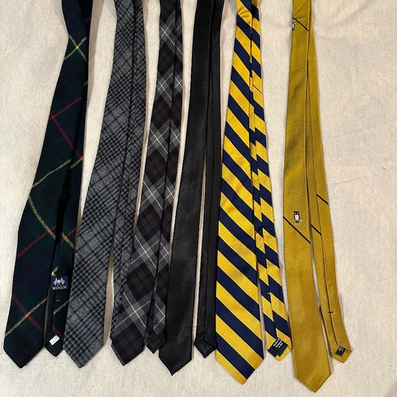 Bundle of winter/all-season ties (Band of Outsiders, J. Crew, Uniqlo - Picture 1 of 7